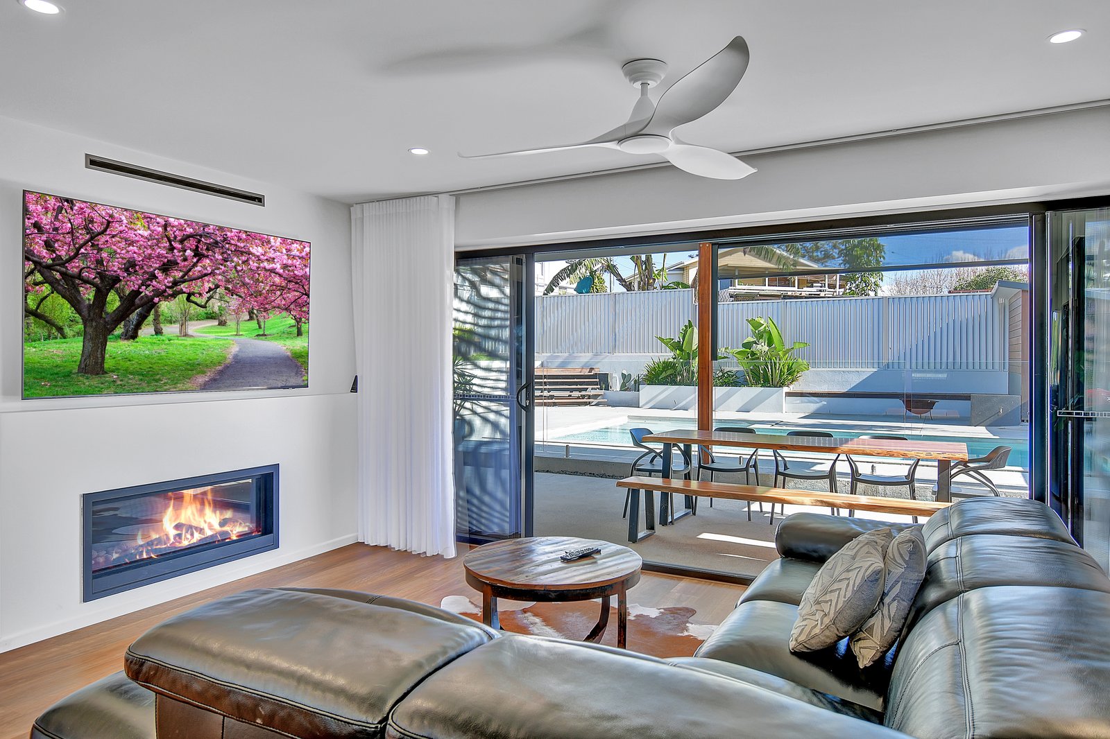 3 Yvonne Crescent BILAMBIL HEIGHTS 1