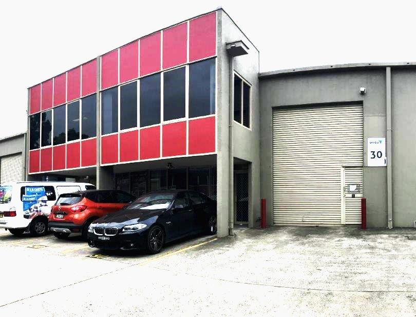 30 / 7 Salisbury Road CASTLE HILL 1