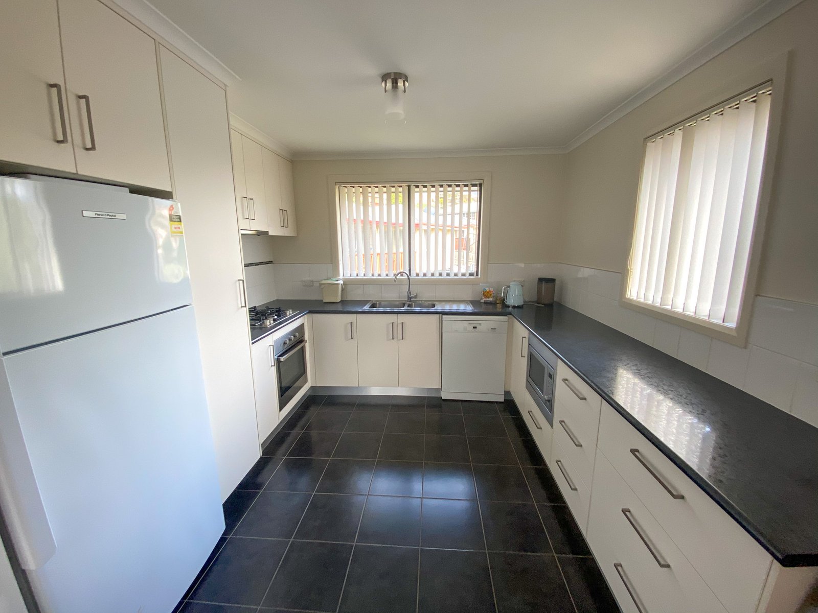 30 Arncliffe Road AUSTINS FERRY 3