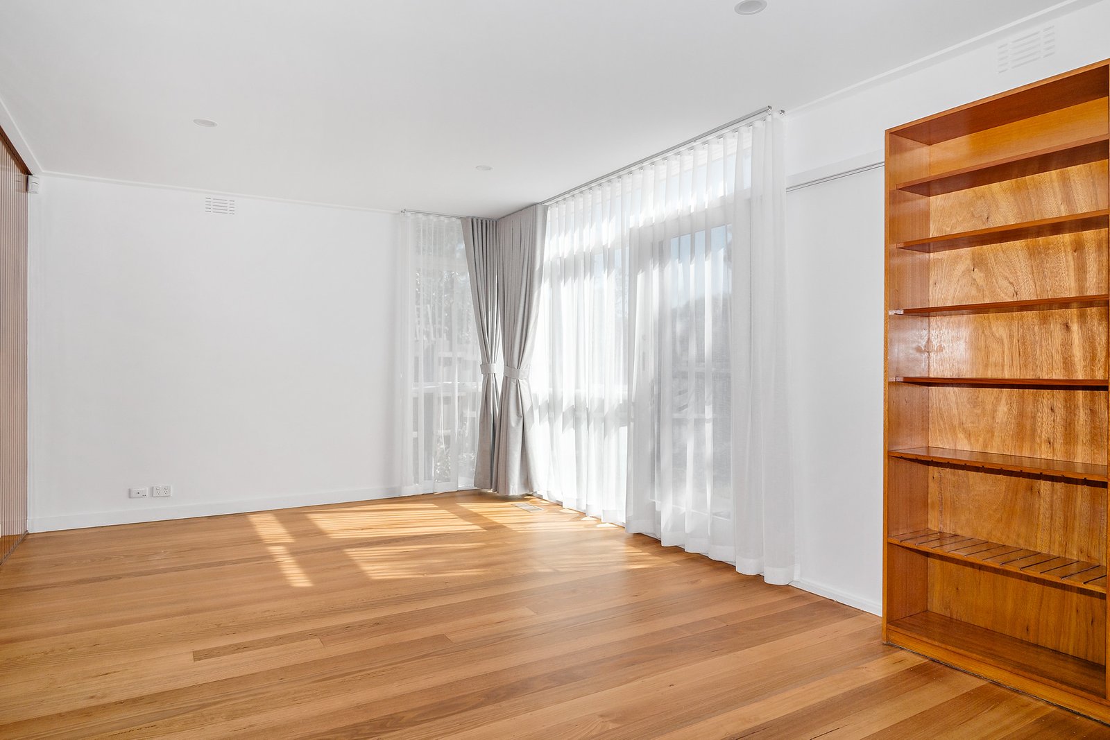 Real Estate and Property in 30 Binns Street, Montmorency, VIC