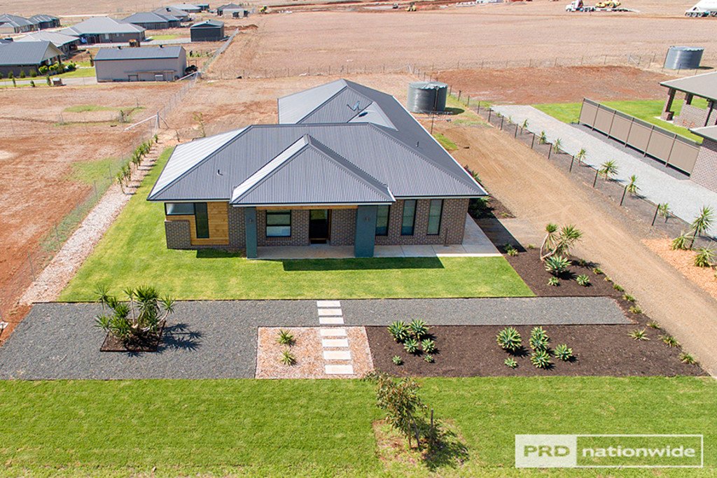 30 Bluebell Way TAMWORTH 1