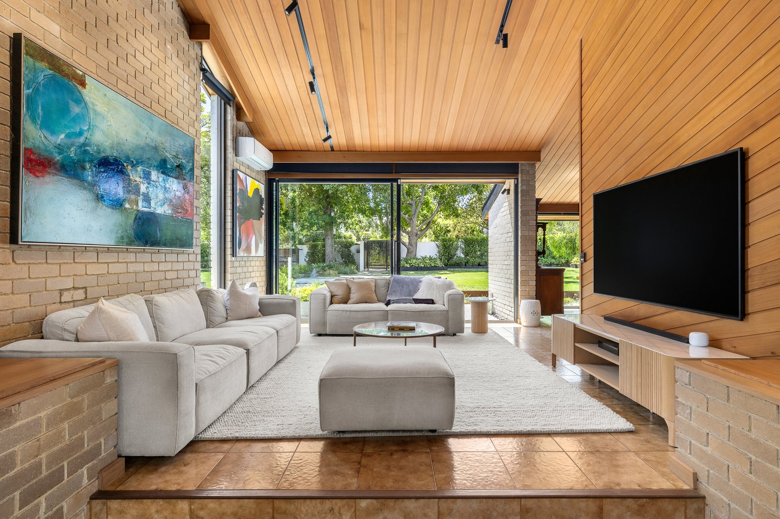 Gallery: 30 Bolton Avenue
