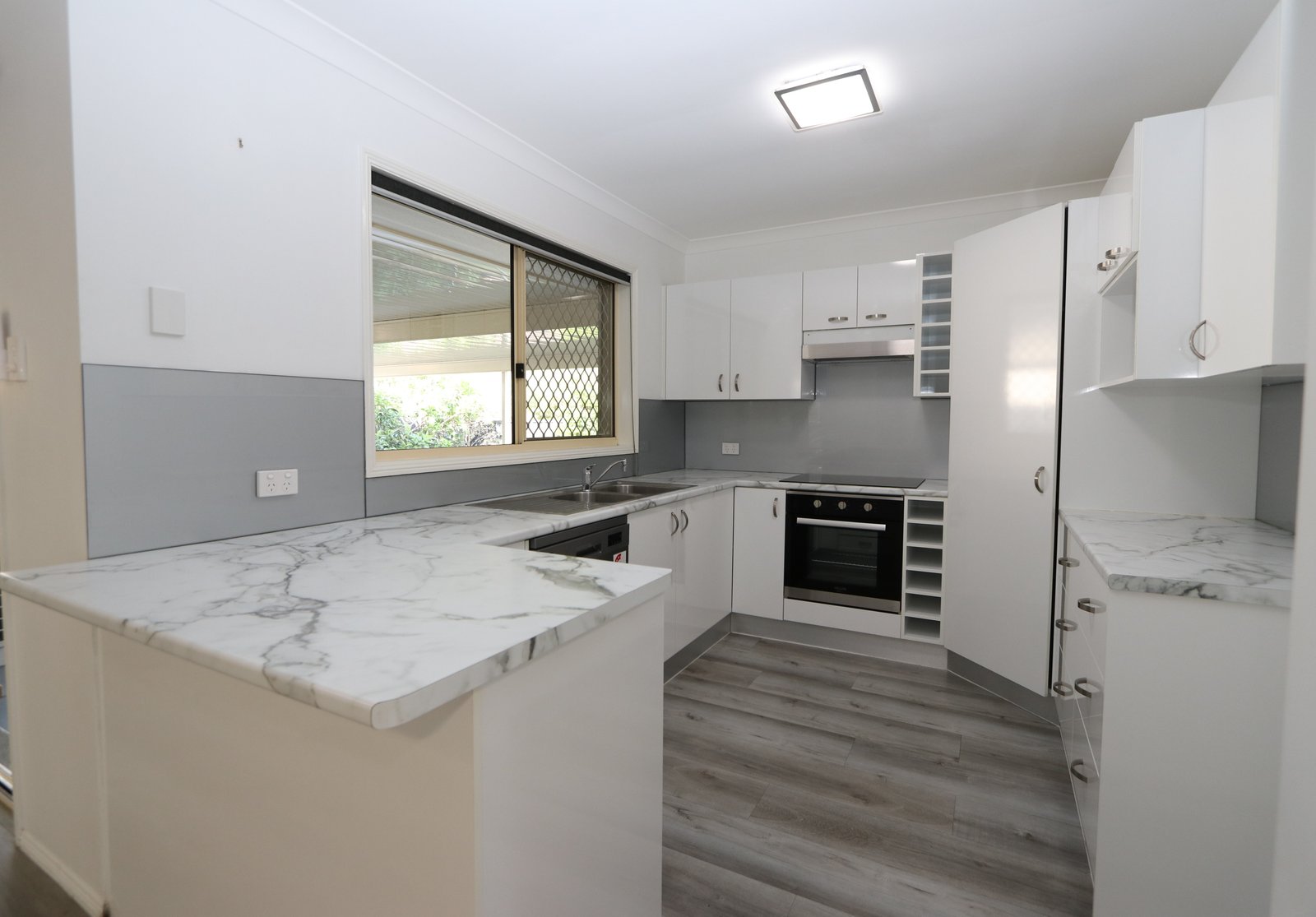30 Cathedral Avenue MOLENDINAR 3