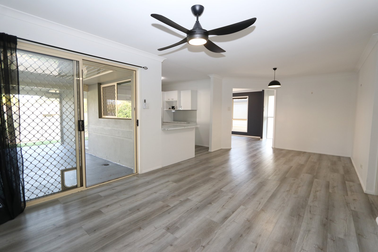 30 Cathedral Avenue MOLENDINAR 4