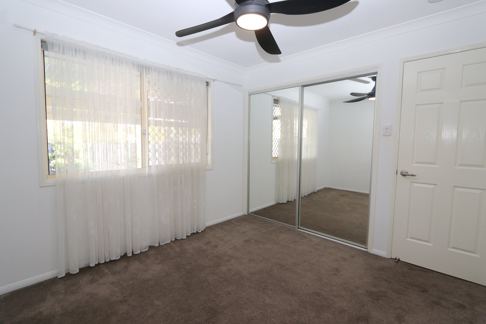 30 Cathedral Avenue MOLENDINAR 9