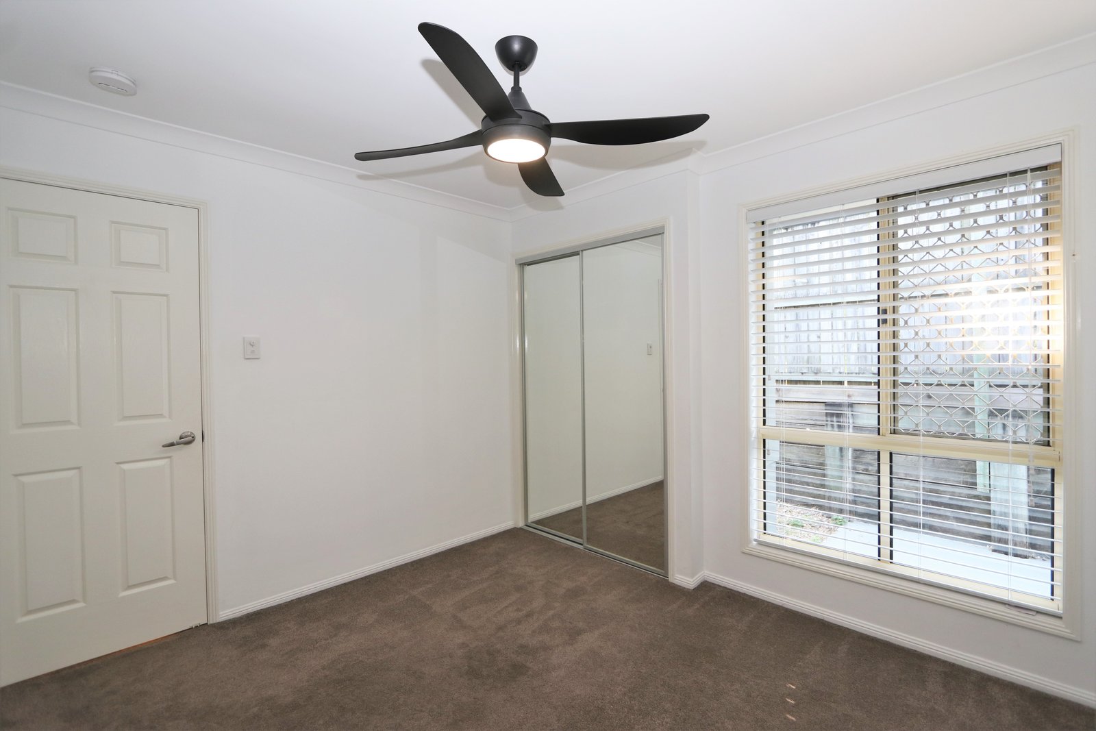 30 Cathedral Avenue MOLENDINAR 11
