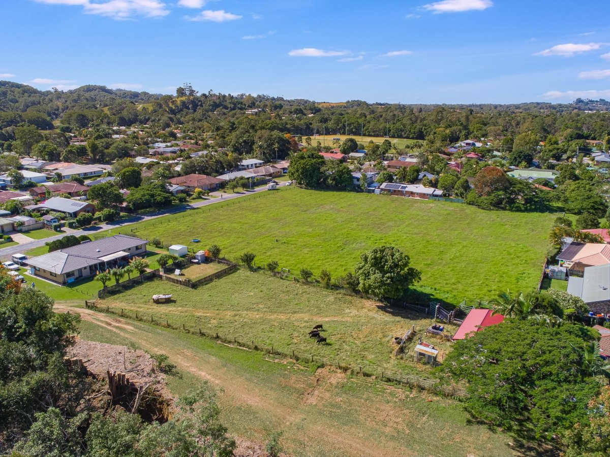 30 Chinbible Avenue MULLUMBIMBY 4