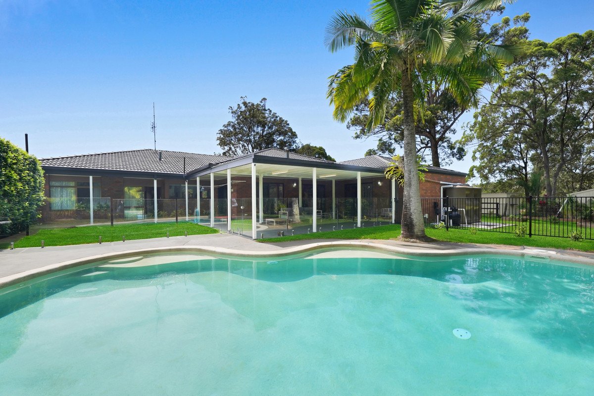 30 Cornwall Drive Elanora 4