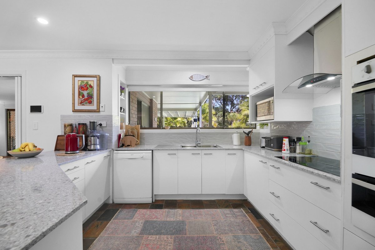 30 Cornwall Drive Elanora 6