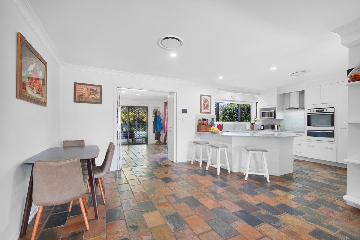 30 Cornwall Drive Elanora 8