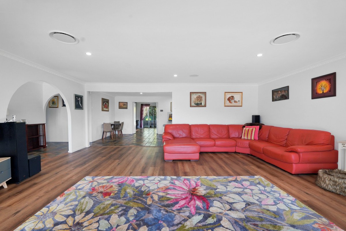 30 Cornwall Drive Elanora 9