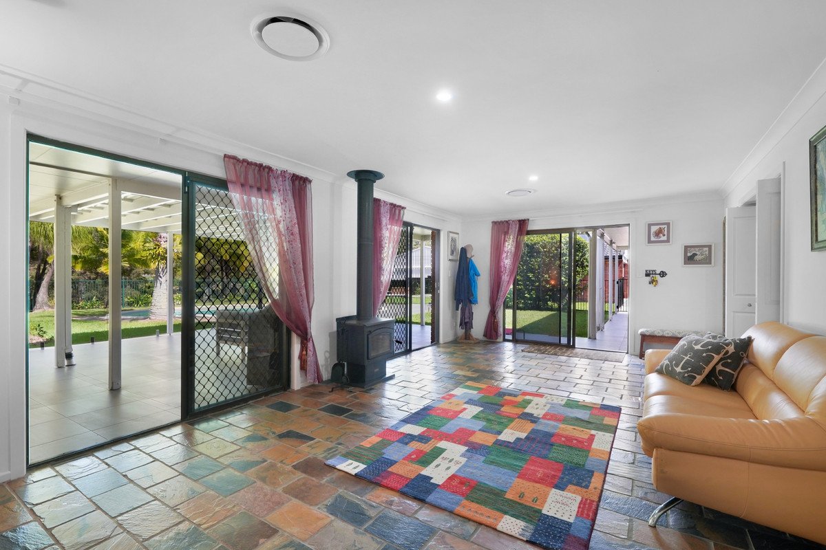 30 Cornwall Drive Elanora 10