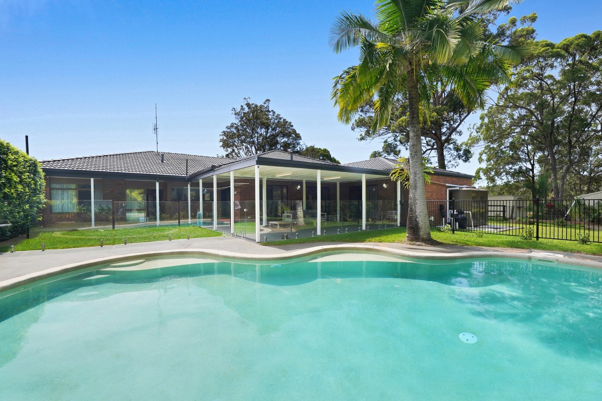 30 Cornwall Drive Elanora 18