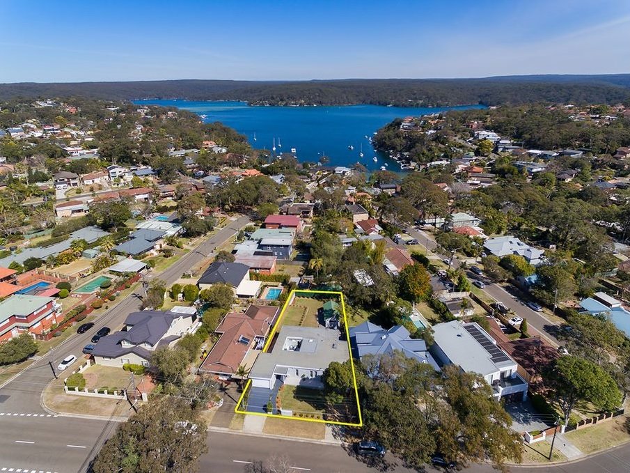 30 crescent Road CARINGBAH SOUTH 9