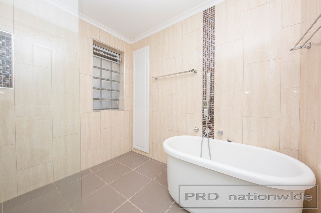 30 Crofton Avenue TENAMBIT 3
