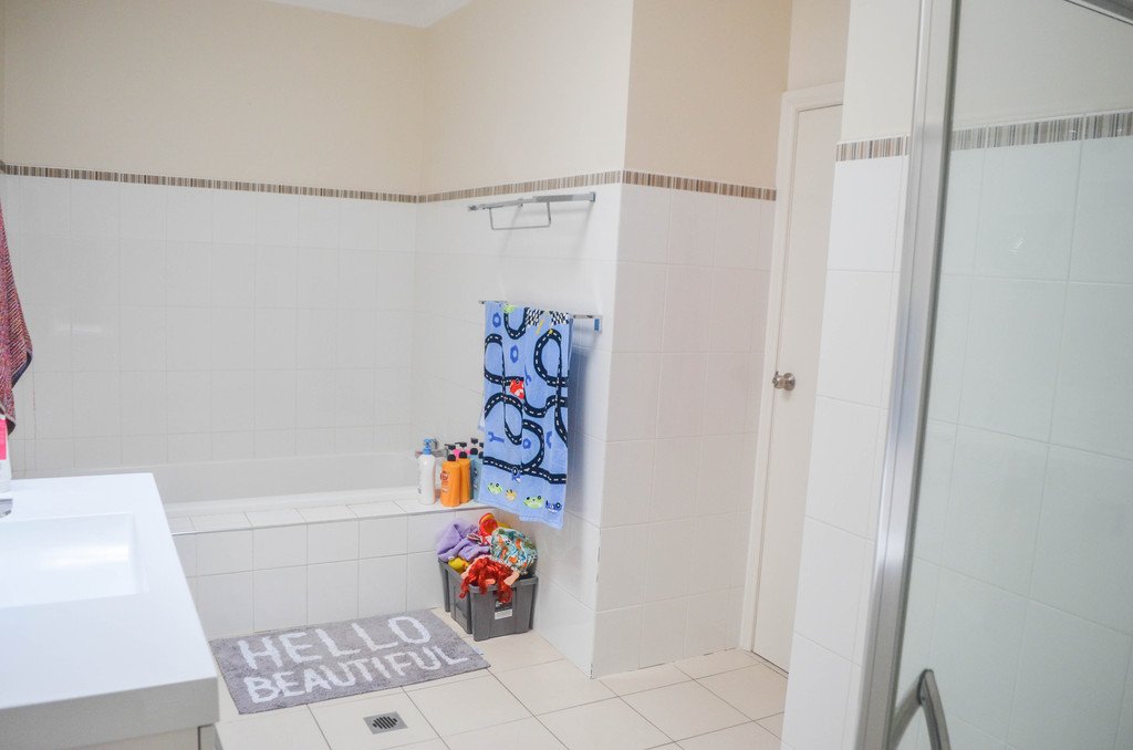 30 Dalkeith Avenue LAKE ALBERT 9