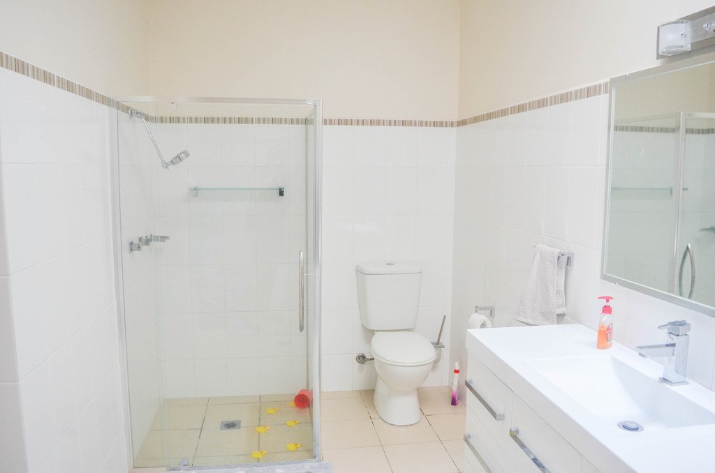 30 Dalkeith Avenue LAKE ALBERT 10