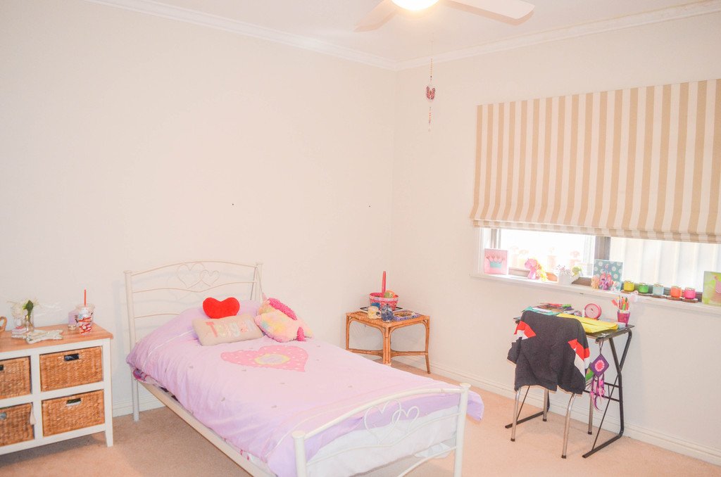 30 Dalkeith Avenue LAKE ALBERT 11