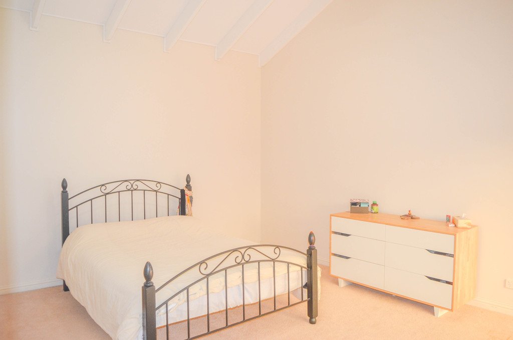 30 Dalkeith Avenue LAKE ALBERT 13