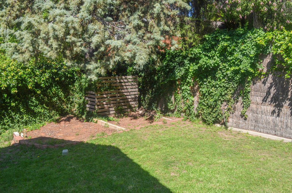 30 Dalkeith Avenue LAKE ALBERT 18