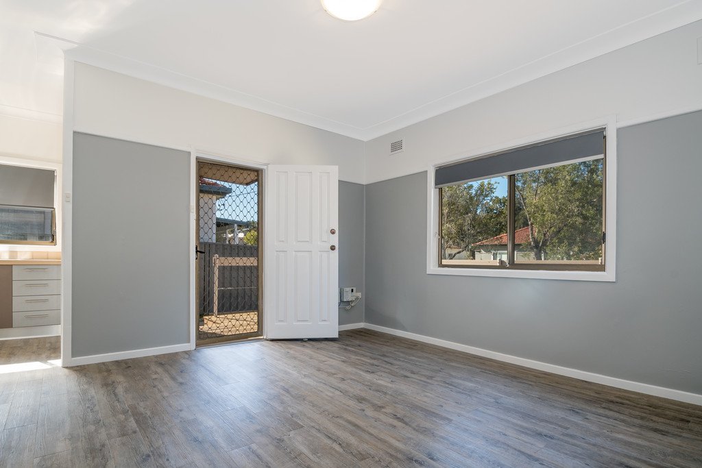 30 Dalton St  TOWRADGI 2