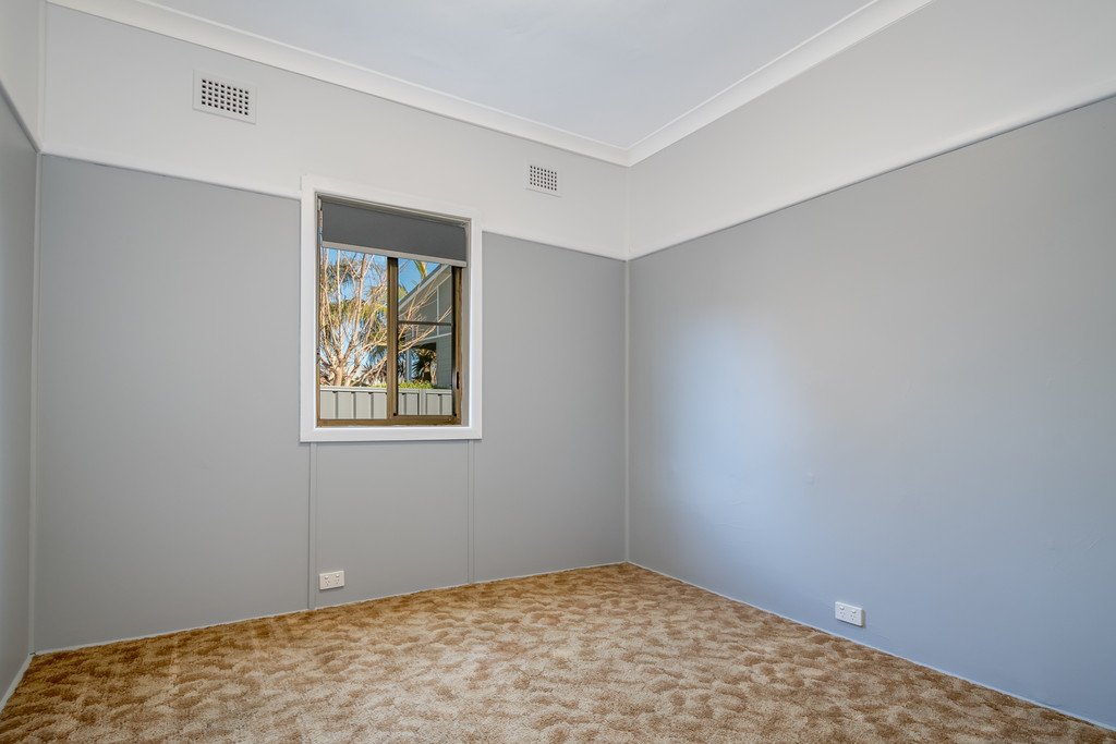 30 Dalton St  TOWRADGI 9