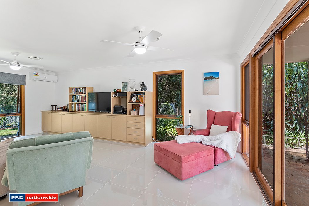30 Eucalyptus Drive ONE MILE 12