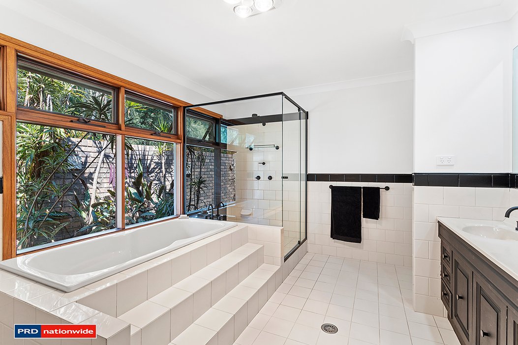 30 Eucalyptus Drive ONE MILE 17