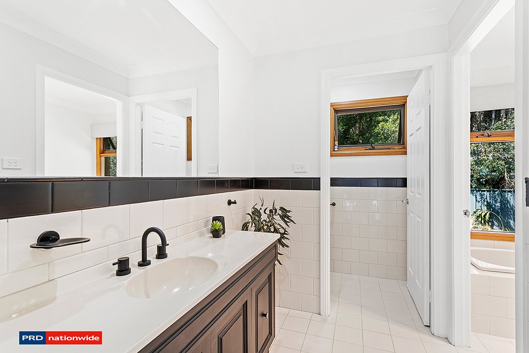 30 Eucalyptus Drive ONE MILE 21