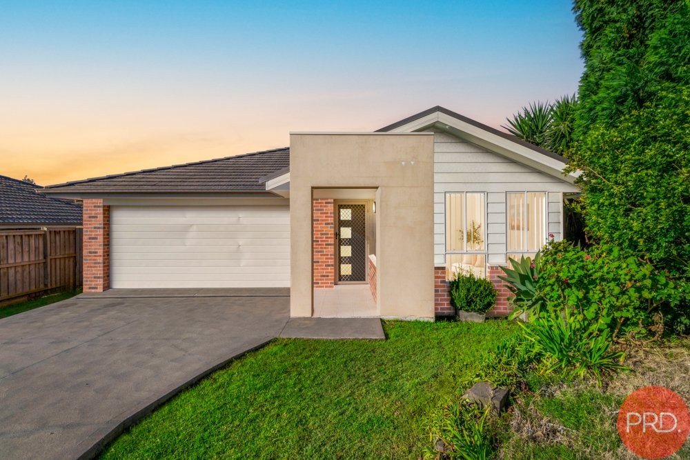 30 Finch Crescent ABERGLASSLYN 1
