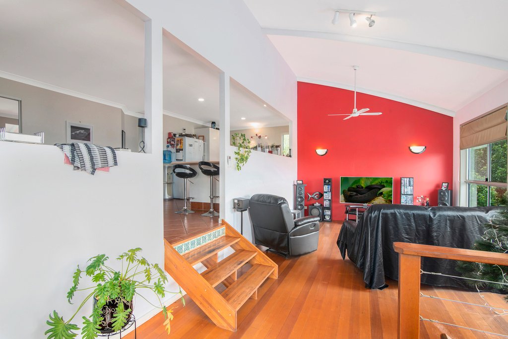30 Foothill Street ELANORA 4
