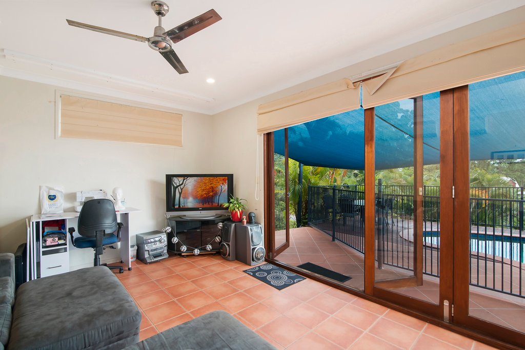 30 Foothill Street ELANORA 8