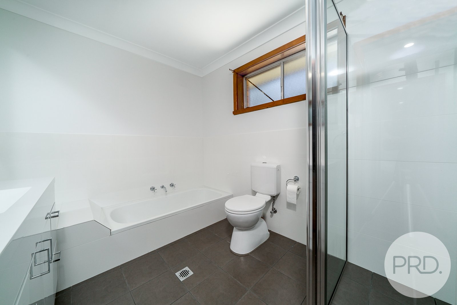 30 Geneva Crescent LAKE ALBERT 4