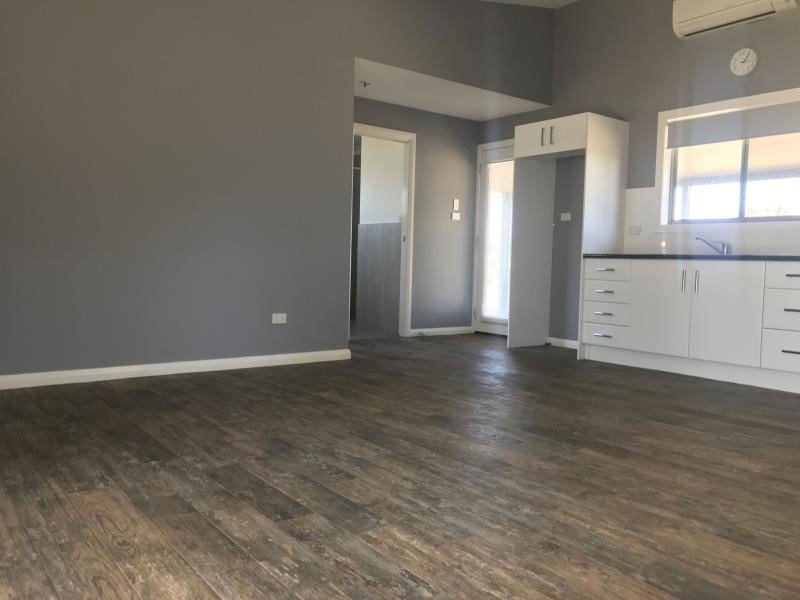 30 Gill Street MOONBI 2