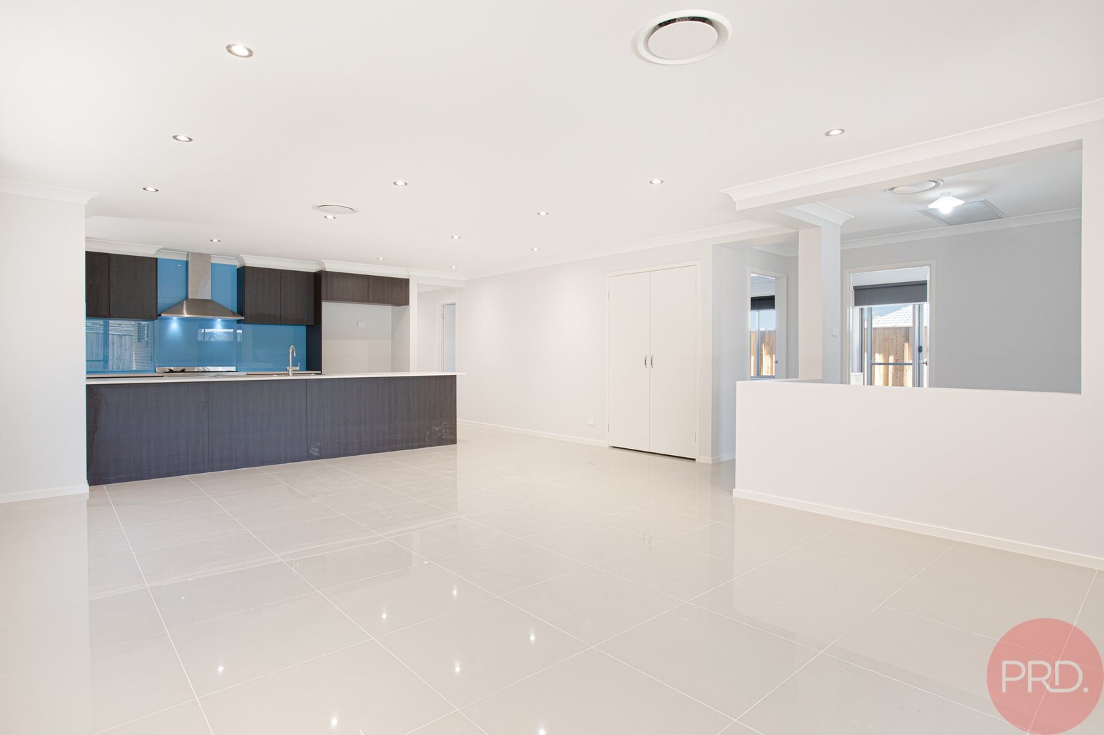 30 Golden Whistler Avenue ABERGLASSLYN 2