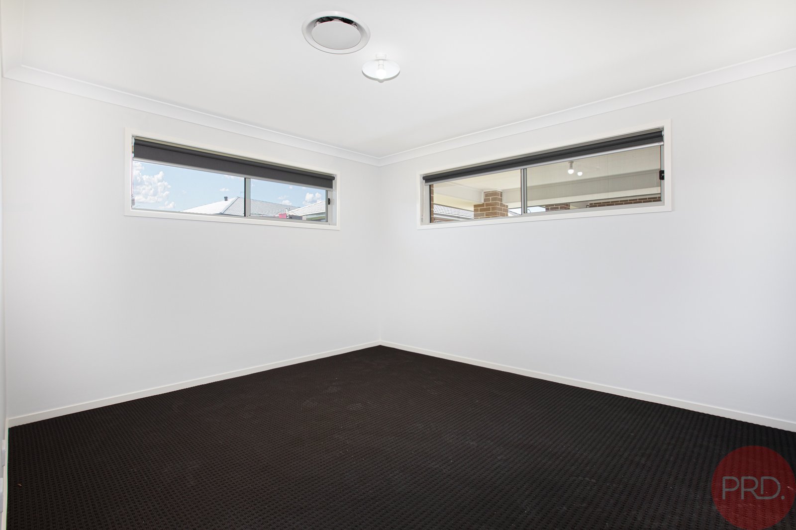 30 Golden Whistler Avenue ABERGLASSLYN 8