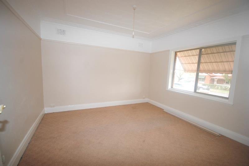 30 Gormly Avenue WAGGA WAGGA 8