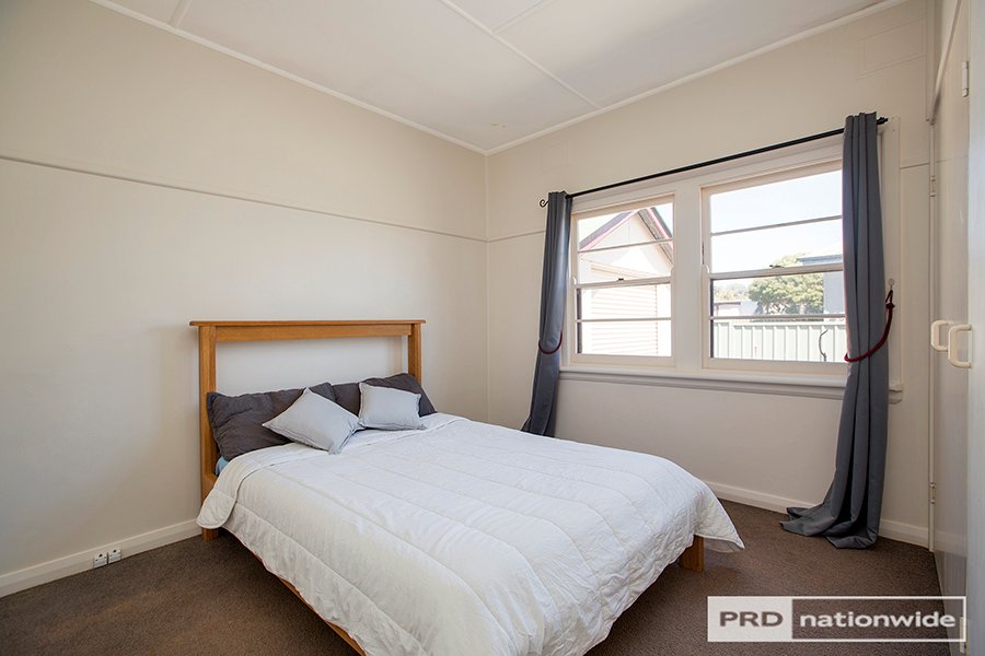 30 Gunnedah Road TAMWORTH 4