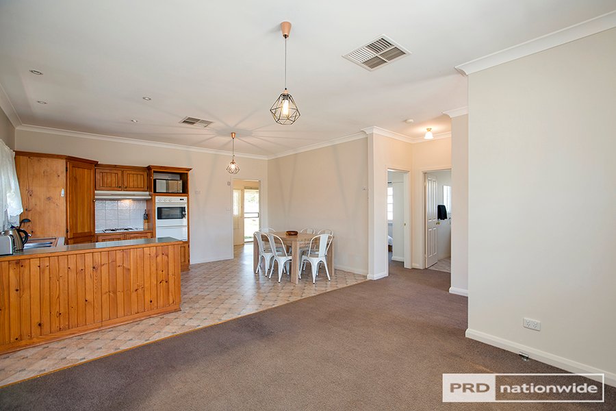 30 Gunnedah Road TAMWORTH 7