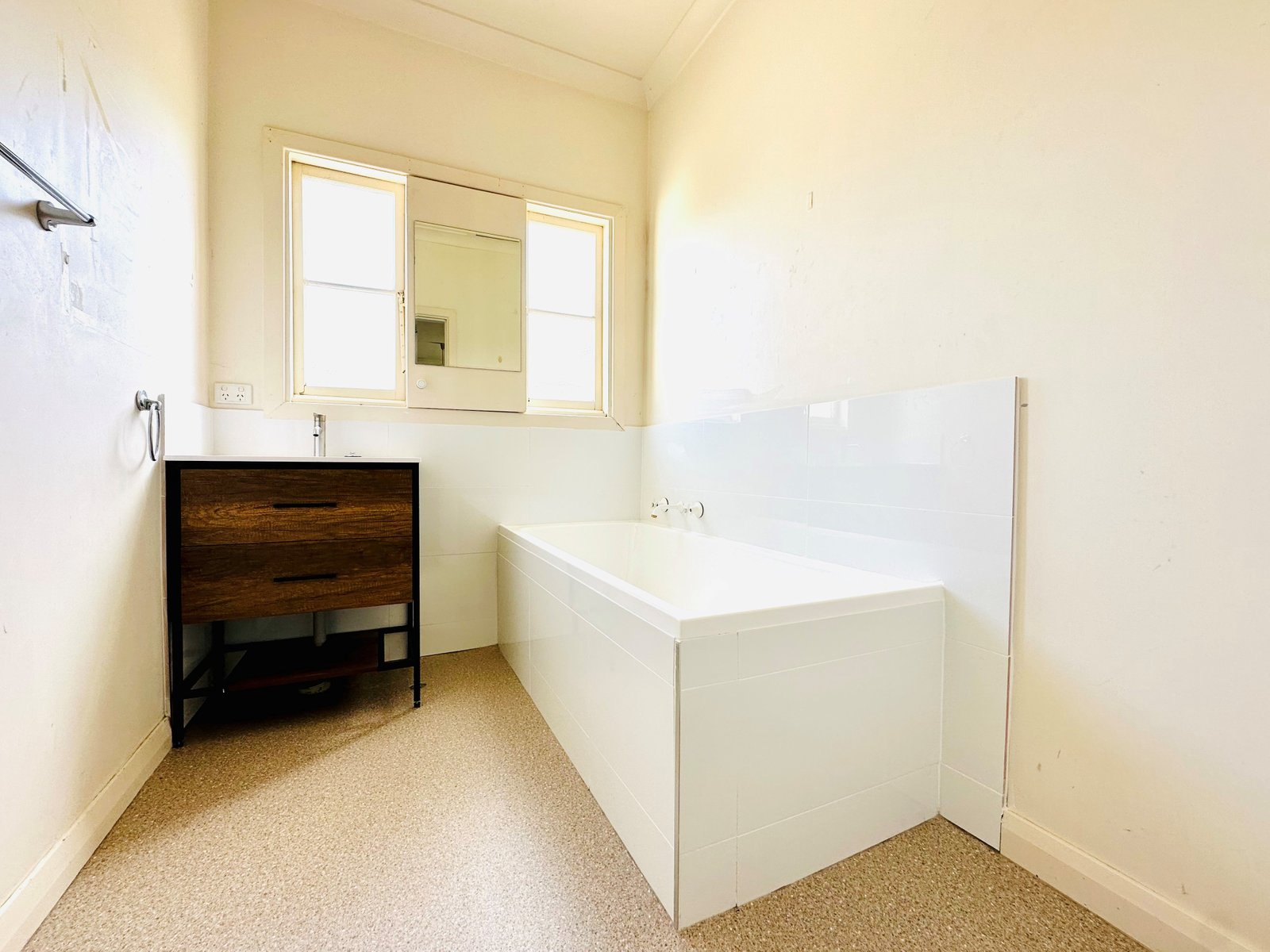 30 Gunnedah Road TAMWORTH 12