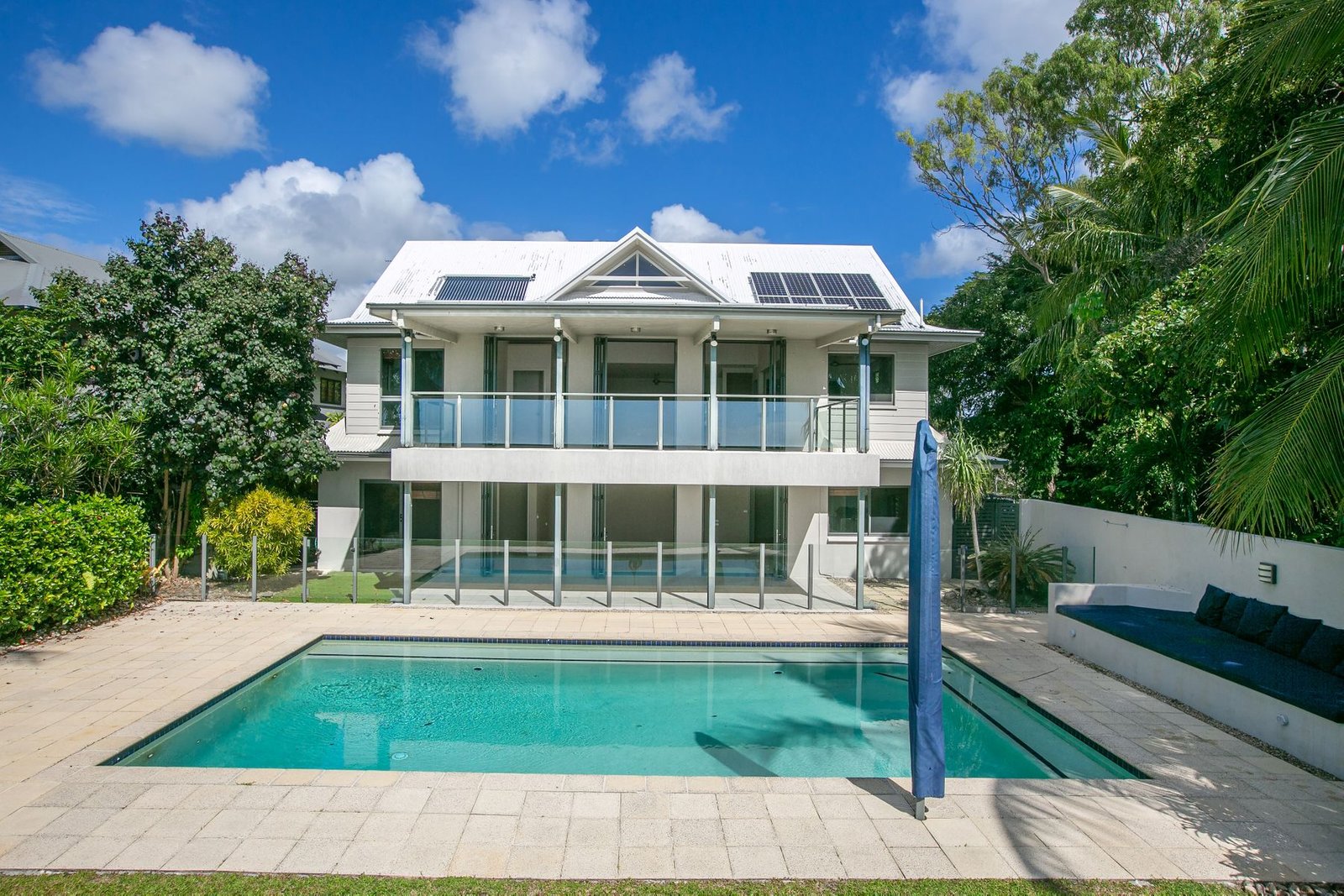 30 Hibiscus Lane, HOLLOWAYS BEACH QLD 4878