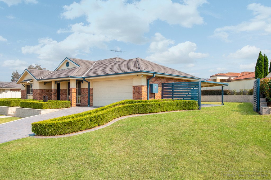 30 Honeyoak Drive ABERGLASSLYN 2