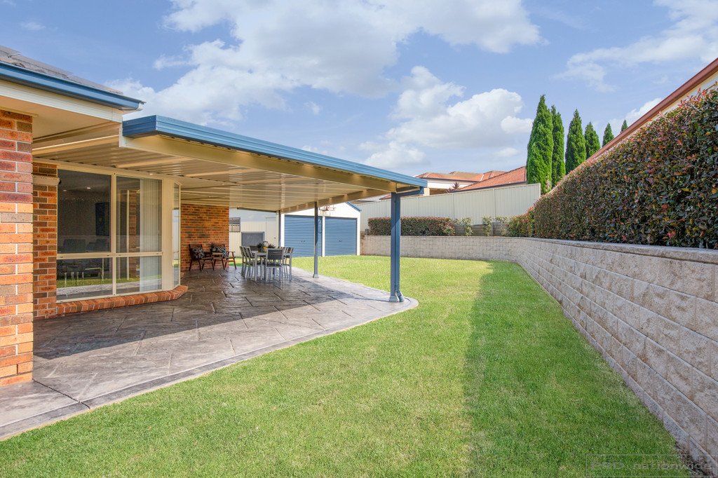 30 Honeyoak Drive ABERGLASSLYN 3