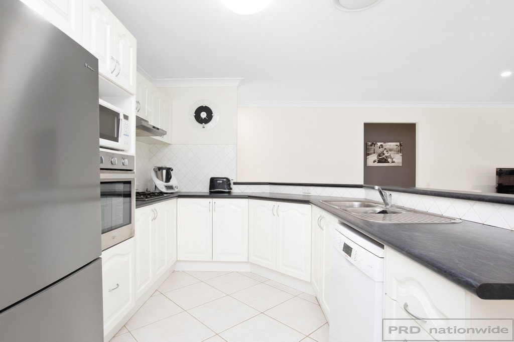 30 Honeyoak Drive ABERGLASSLYN 11