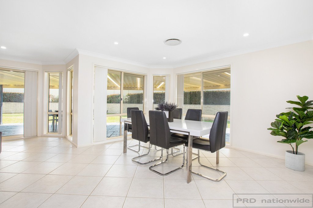30 Honeyoak Drive ABERGLASSLYN 12