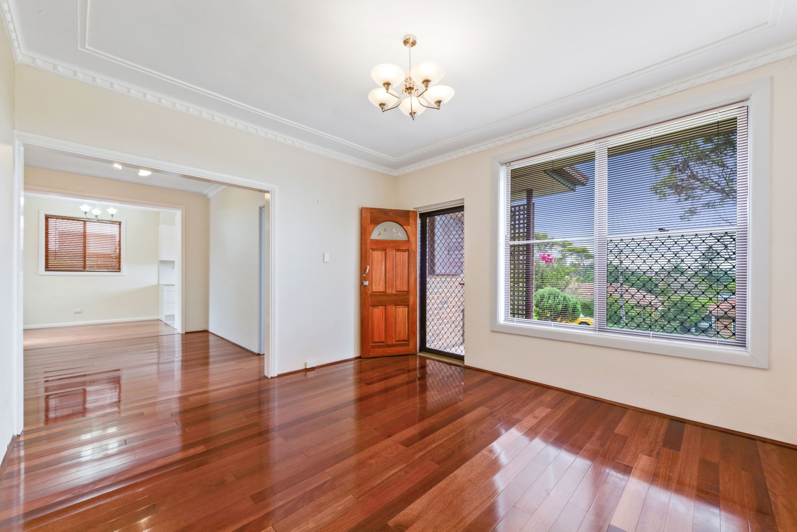 30 Junee Crescent KINGSGROVE 3
