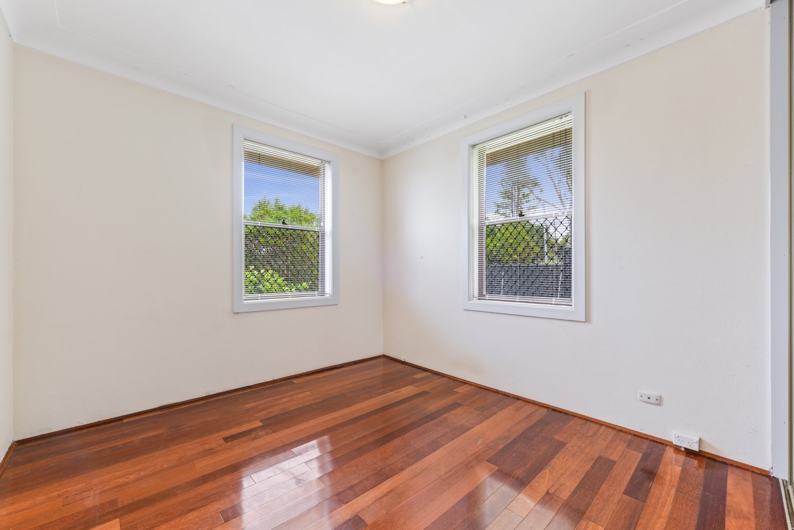 30 Junee Crescent KINGSGROVE 5