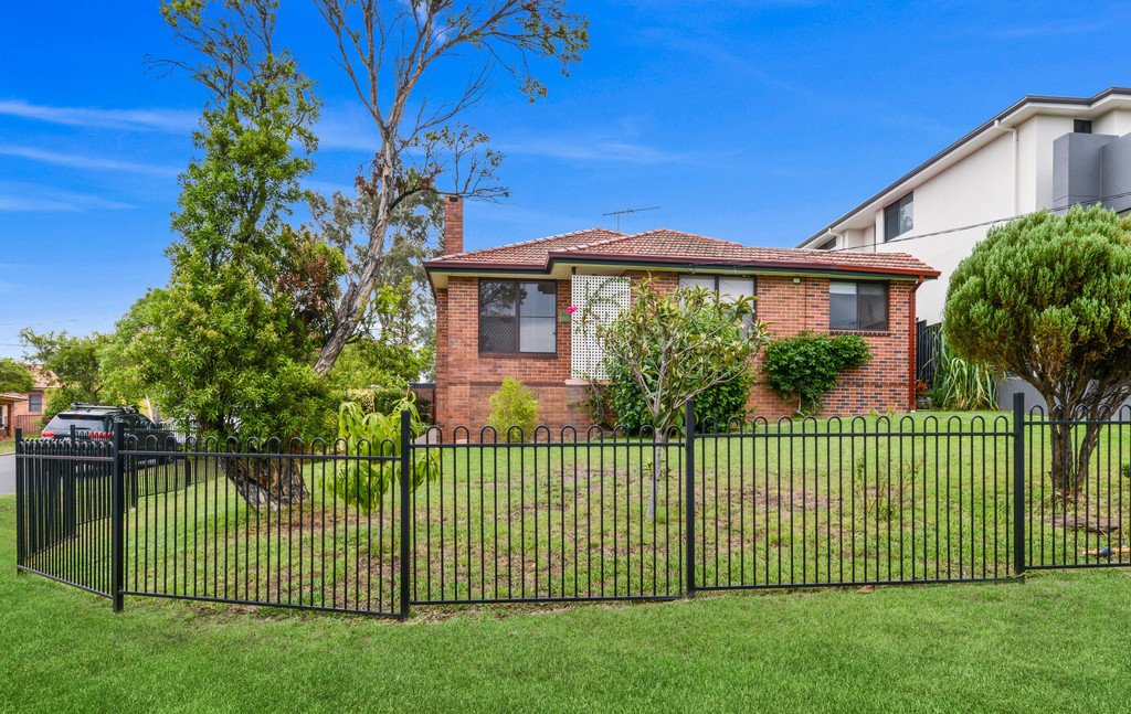 30 Junee Crescent KINGSGROVE 1