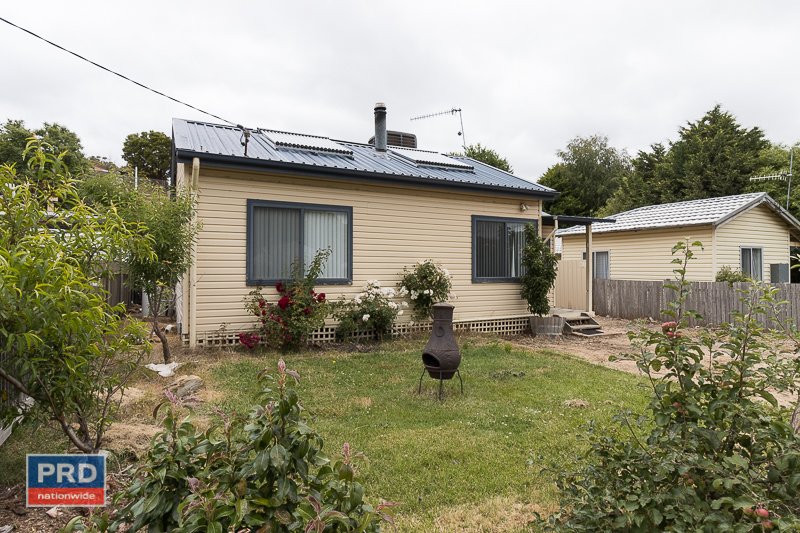 30 Kurrajong Street CAPTAINS FLAT 2