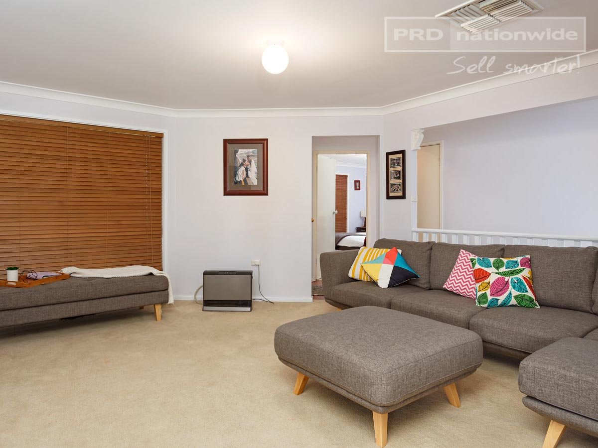 30 Langi Crescent GLENFIELD PARK 2
